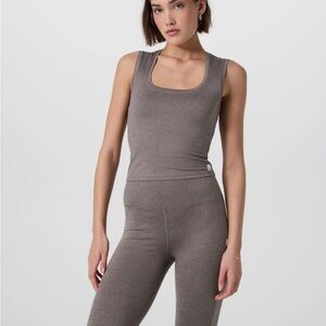 Vuori Halo Essential Scoop Tank